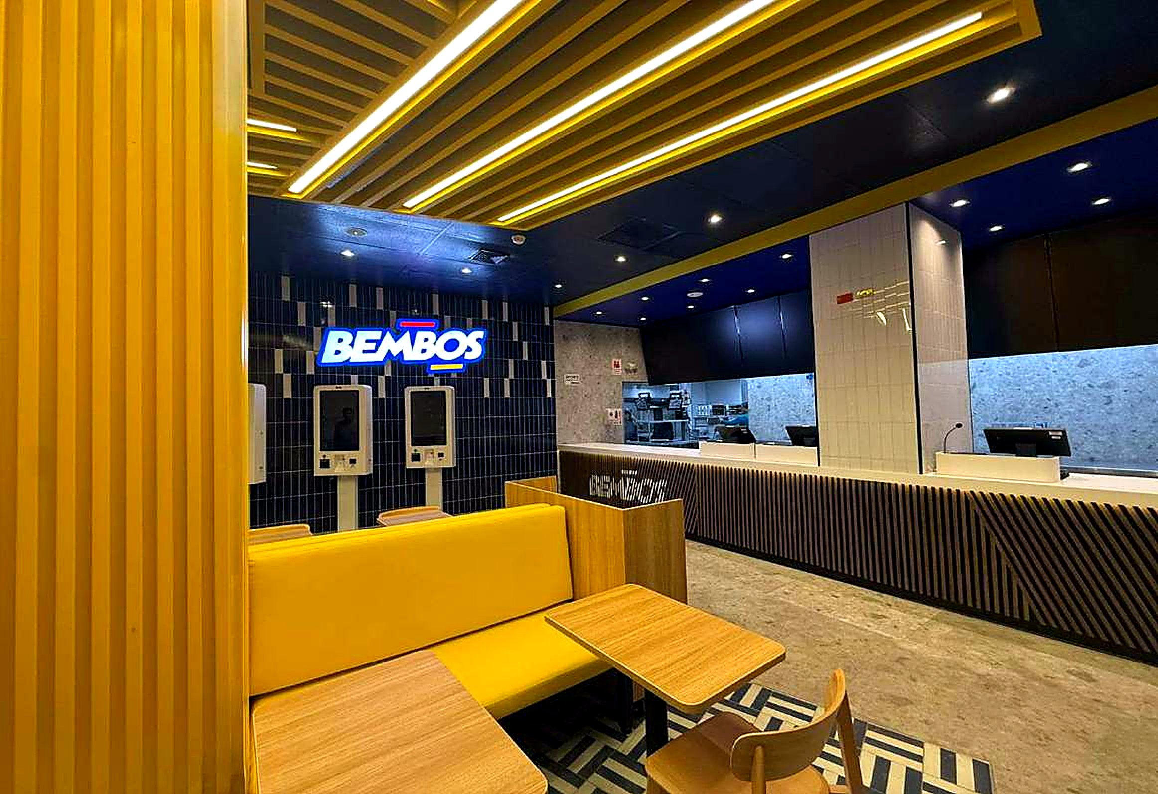 Bembos Miraflores — Food Court